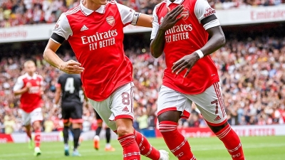 Tân binh của Arsenal luôn là cầu thủ cũ của Chelsea